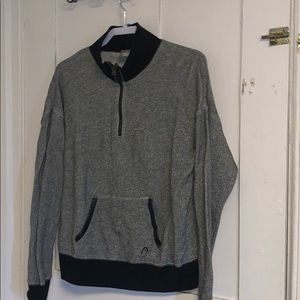 Workout half zip
